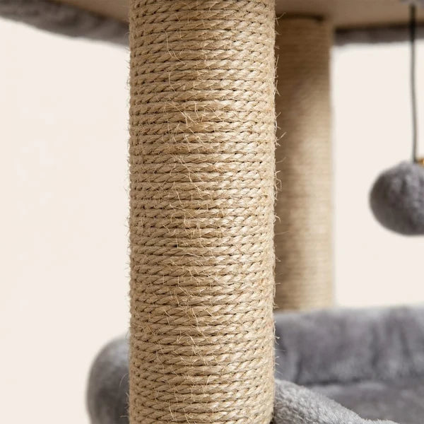 Kompakter Design-Kratzbaum in Grau – Sten