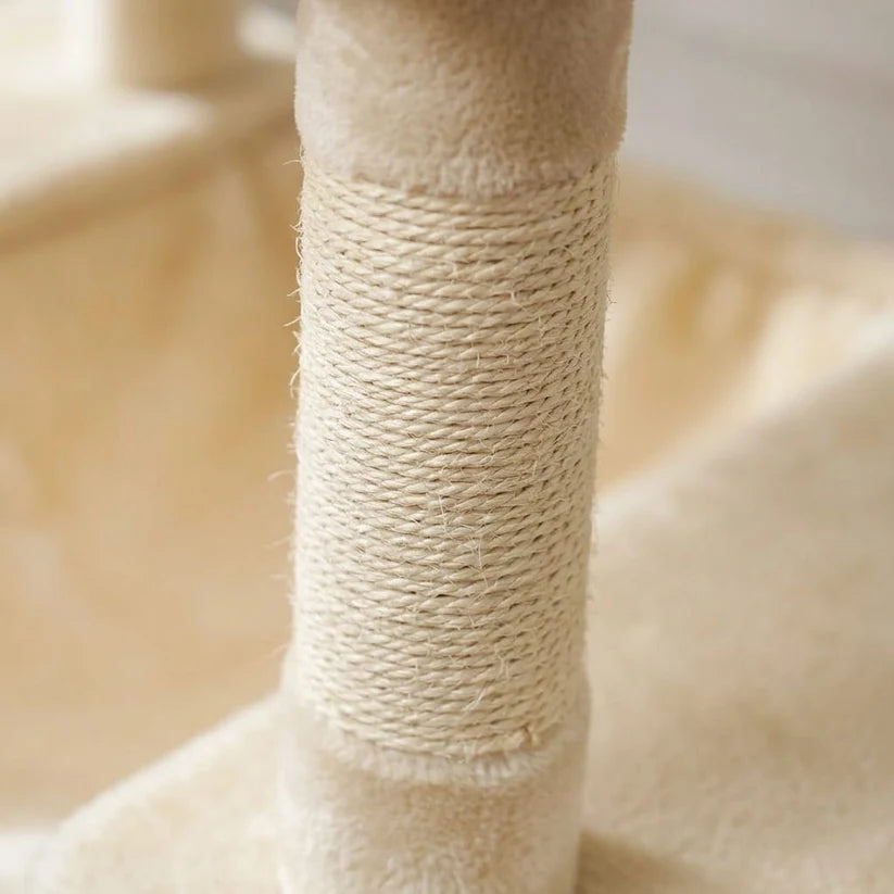 Schlanker Kratzbaum in Beige – Fura