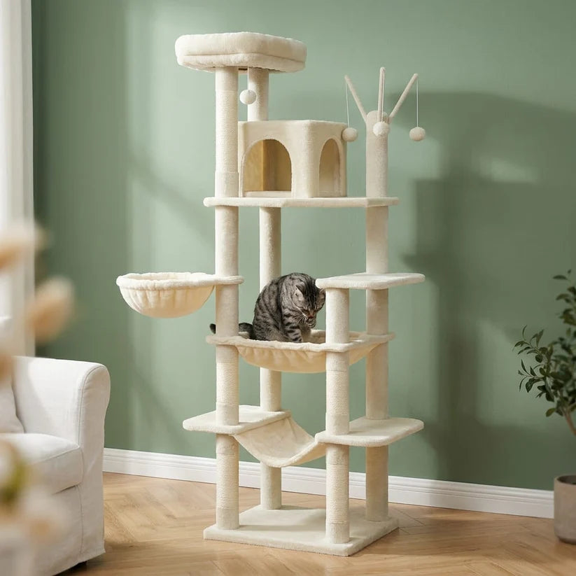 Schlanker Kratzbaum in Beige – Fura