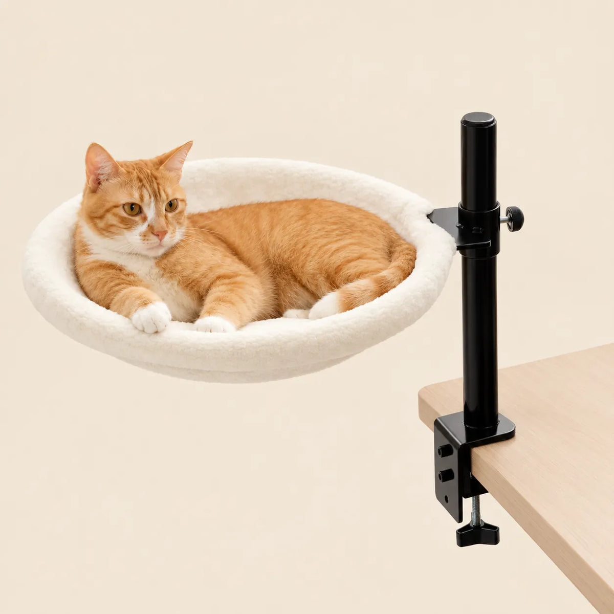 Schreibtisch-Katzenbett Nära – Ansicht in Cremeweiß 1